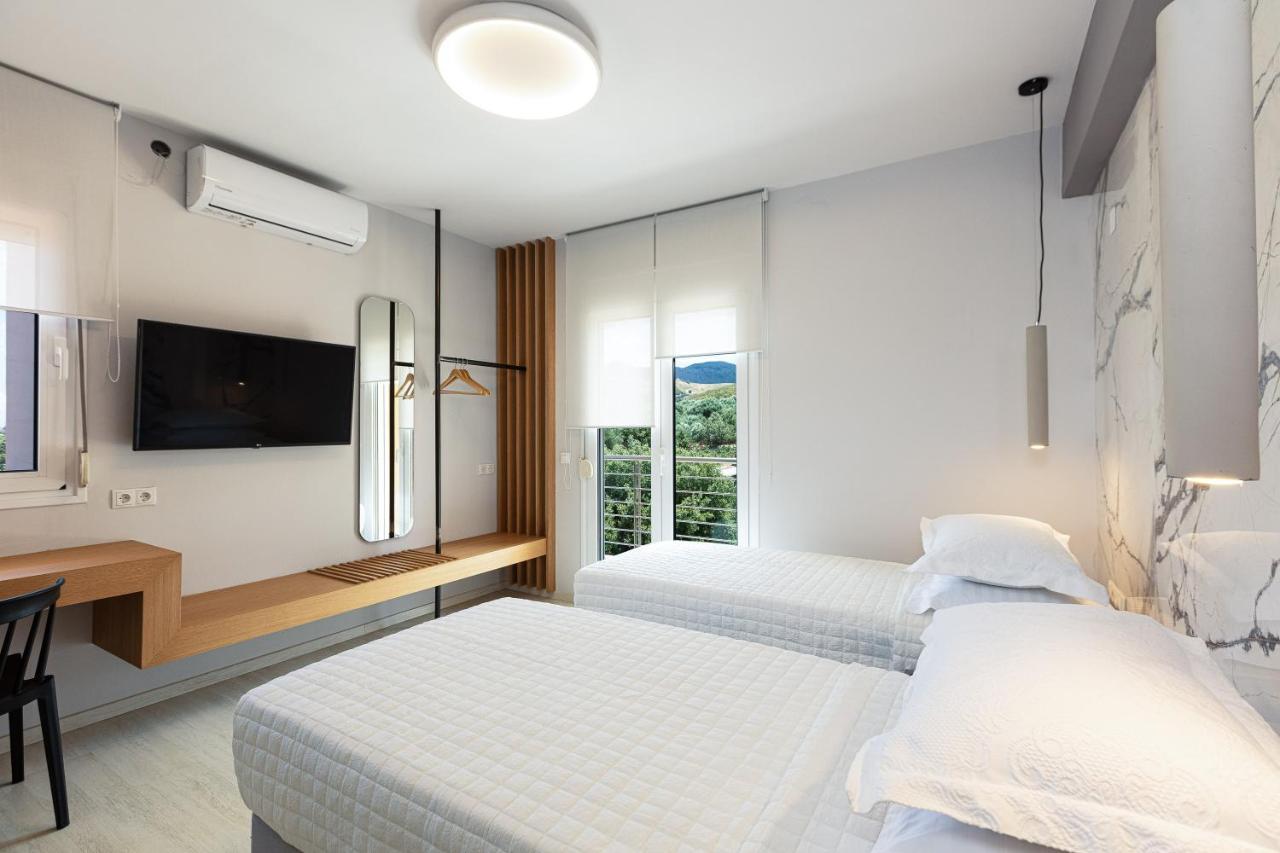 Thetree Villa, With Heated Pool & Spa Whirlpool Gállos المظهر الخارجي الصورة