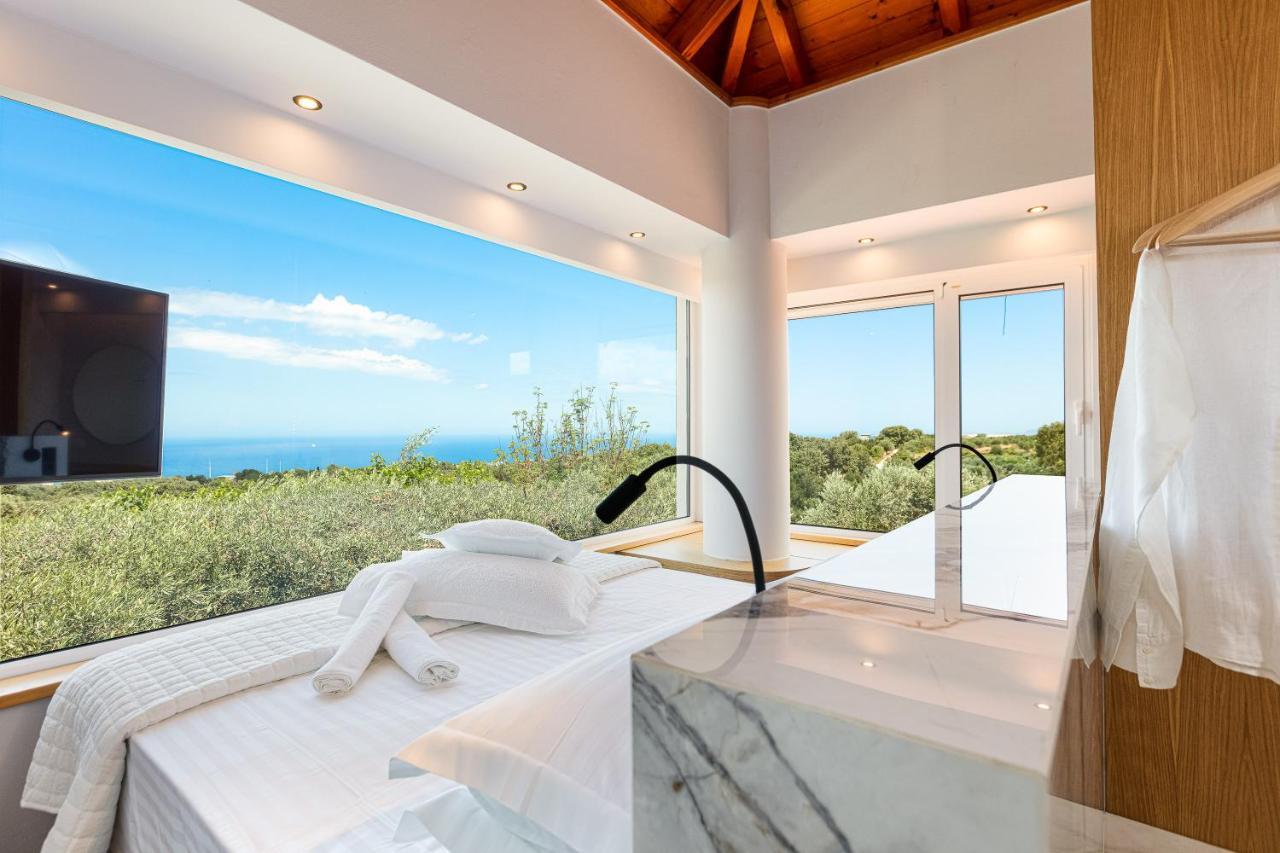 Thetree Villa, With Heated Pool & Spa Whirlpool Gállos المظهر الخارجي الصورة