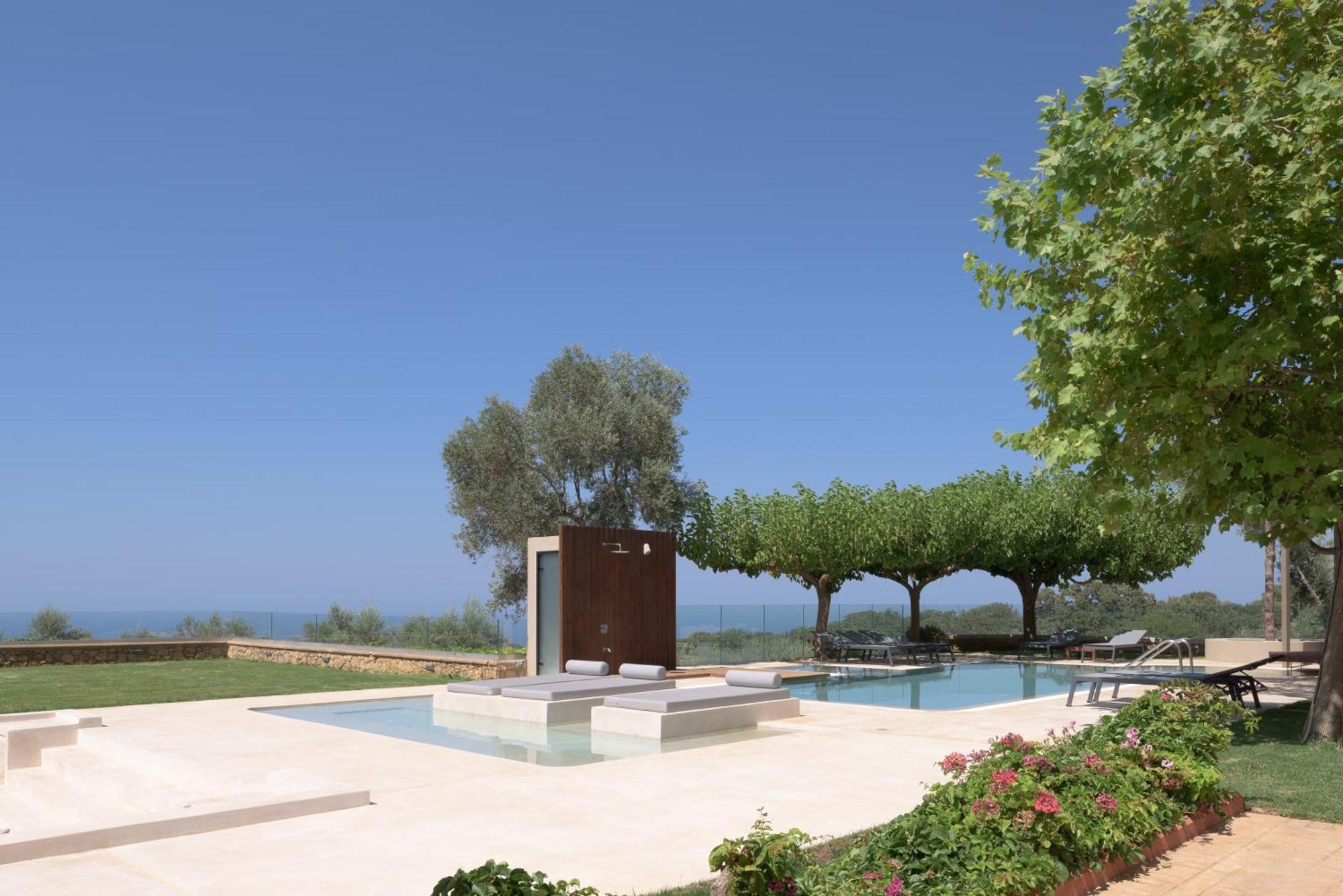 Thetree Villa, With Heated Pool & Spa Whirlpool Gállos المظهر الخارجي الصورة