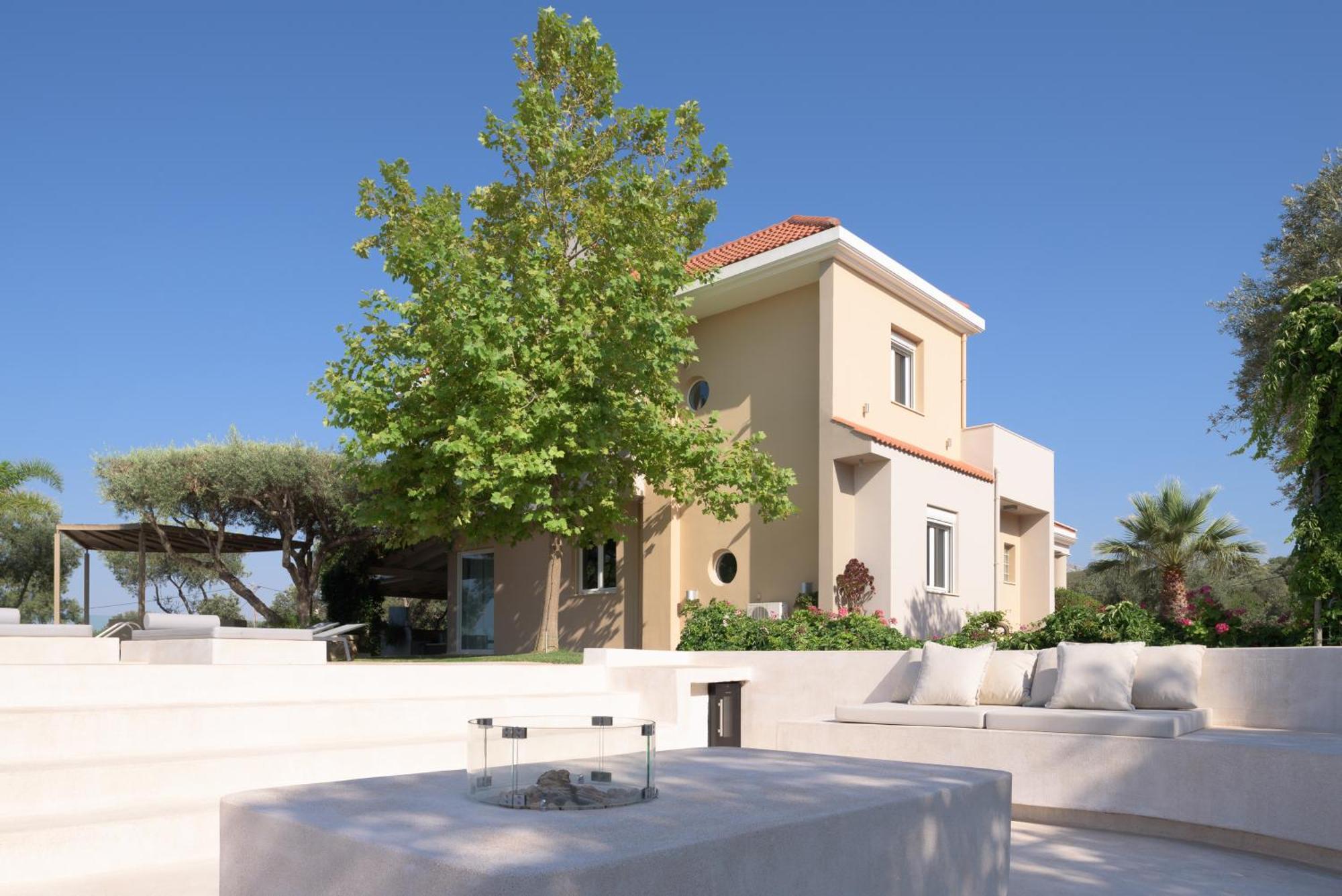 Thetree Villa, With Heated Pool & Spa Whirlpool Gállos المظهر الخارجي الصورة