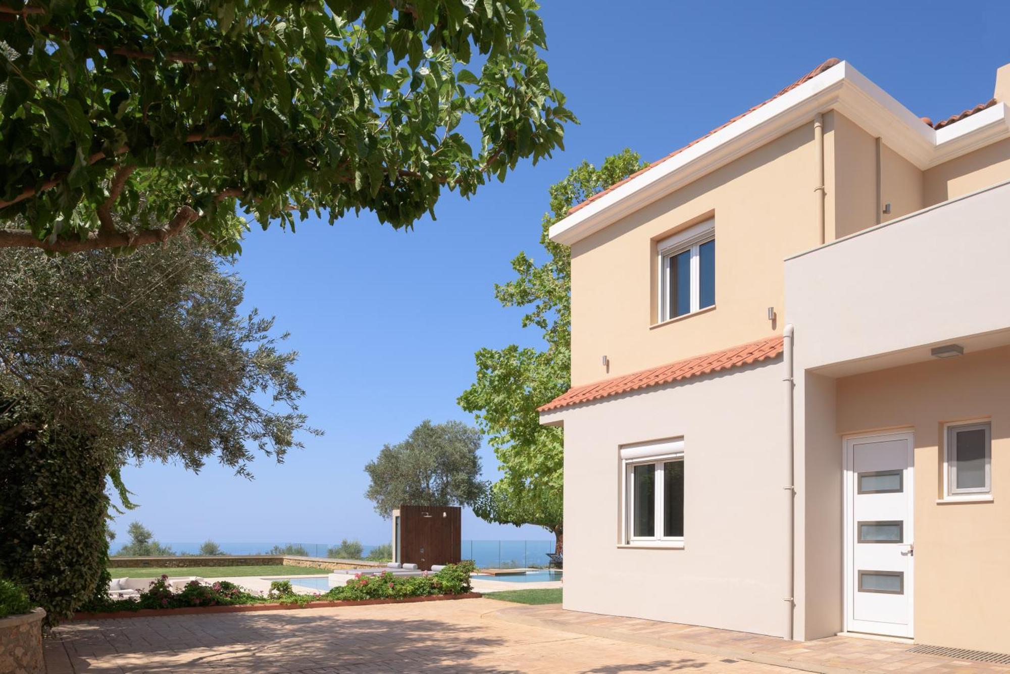 Thetree Villa, With Heated Pool & Spa Whirlpool Gállos المظهر الخارجي الصورة