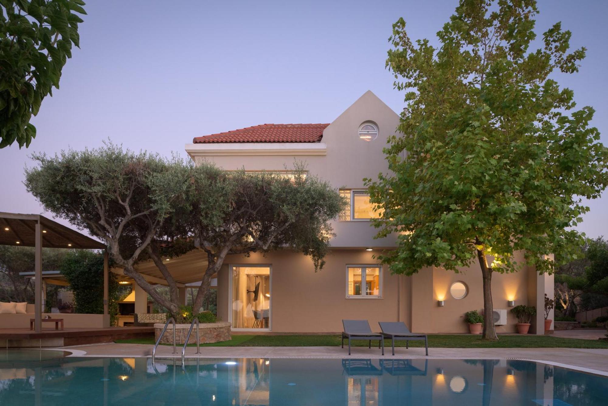 Thetree Villa, With Heated Pool & Spa Whirlpool Gállos المظهر الخارجي الصورة