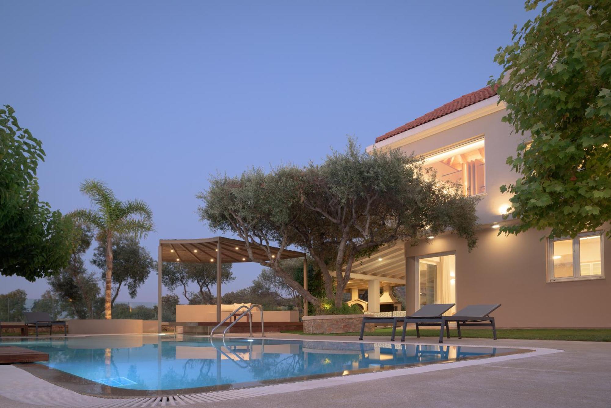 Thetree Villa, With Heated Pool & Spa Whirlpool Gállos المظهر الخارجي الصورة