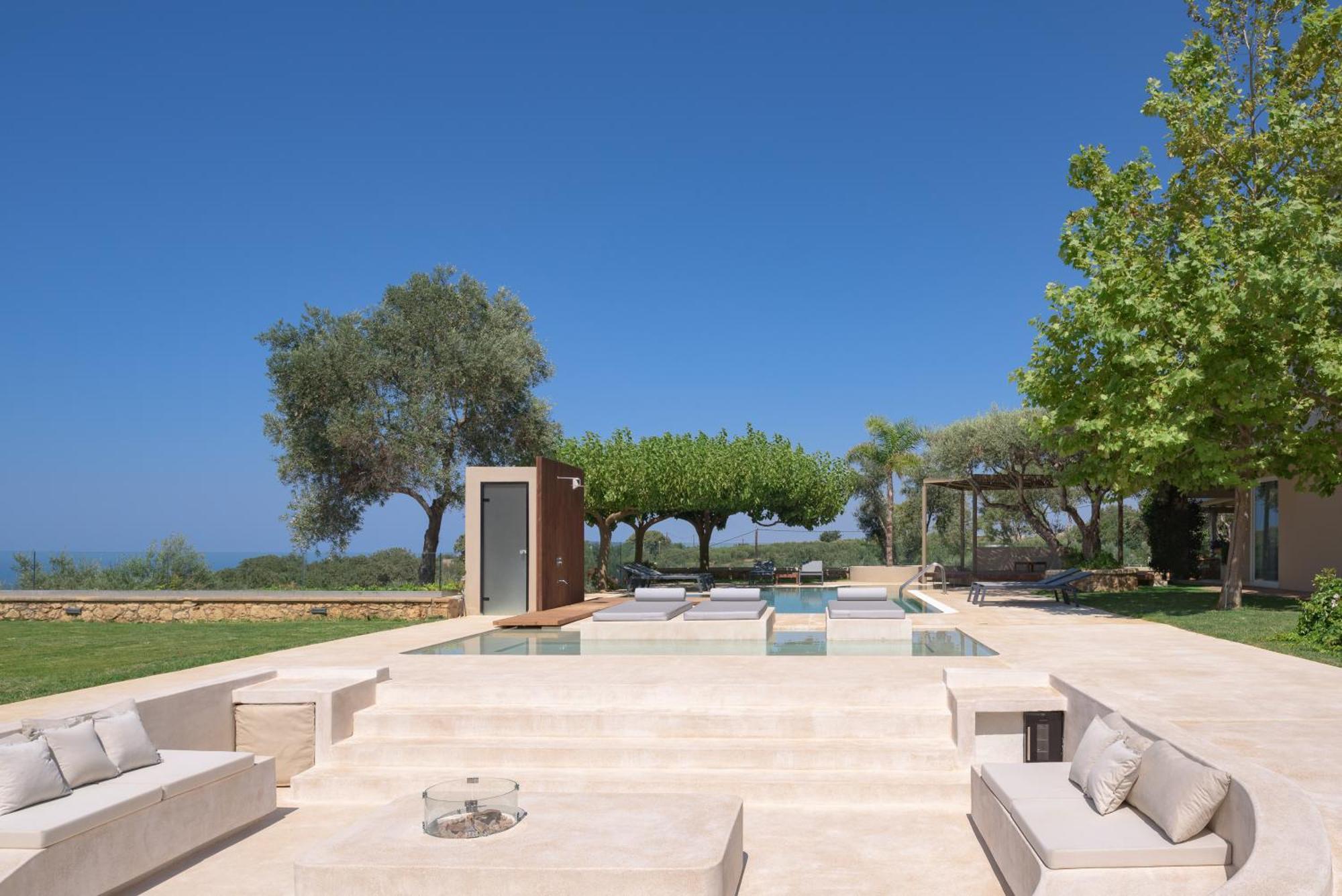 Thetree Villa, With Heated Pool & Spa Whirlpool Gállos المظهر الخارجي الصورة